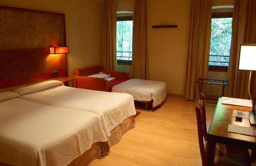 Canfranc Hotel | Relax at Hotel Santa Cristina Petit Spa with Top Amenities
