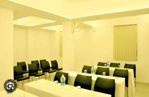 Seth Narang Das Layout Apartment | Budget-Friendly Stay at Hotel Sapthagiri Nest for Families