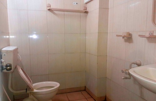 Gandhipuram Hotel | Budget-Friendly Hotel Sapthagiri Nest with Family Amenities