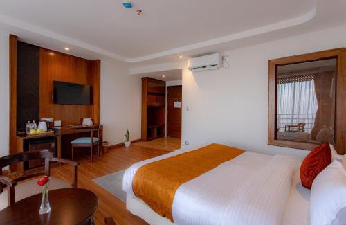 Dhulikhel Hotel | Inviting Hotel Sarathi: Enjoy Pool, Hot Tub & Delicious Breakfast