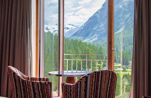 Pontresina Hotel | Discover Hotel Saratz Pontresina: Eco-Friendly Retreat with Spa