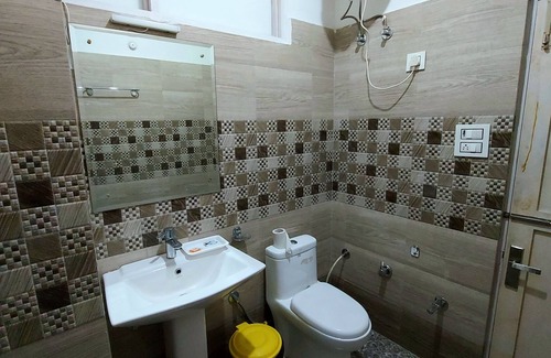 Shamshi Hotel | Relax at Hotel Sarla Regency with Spa and Family Amenities