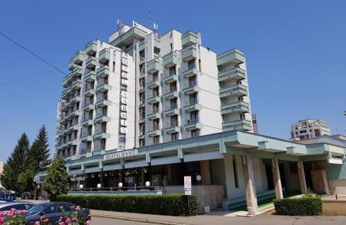 Deva Hotel | Discover Hotel Sarmis: Family-Friendly with Breakfast