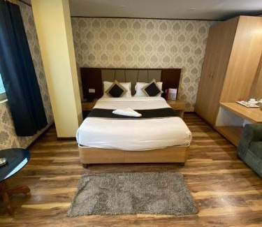 Vrindavan House | Budget-Friendly Hotel Sarovar Prosperity: Pet & Child Friendly