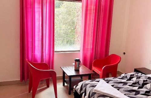 Sitapur Hotel | Family-Friendly Hotel Sarthak Villa with Breakfast Included
