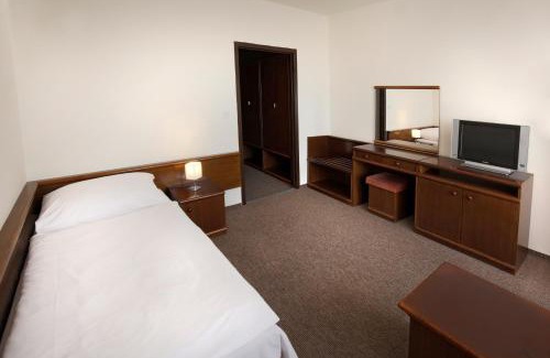 Poprad Hotel | Top-Rated Hotel SATEL: Family-Friendly Dining Awaits