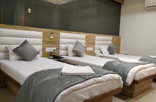 Kalol Hotel | Comfortable Stay at Hotel Satkar Chhatral with Breakfast