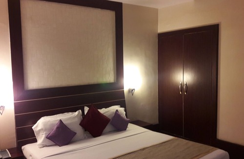 Jabalpur Hotel | Discover Hotel Satya Ashoka with Pool and Spa Amenities