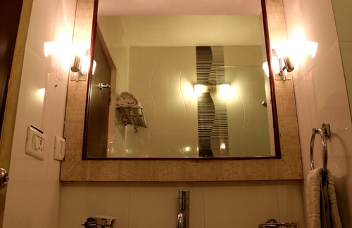 Jabalpur Hotel | Discover Hotel Satya Ashoka with Pool and Spa Amenities