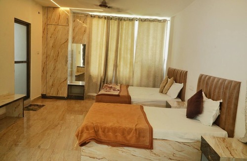 Jaunpur Hotel | Hotel satyam