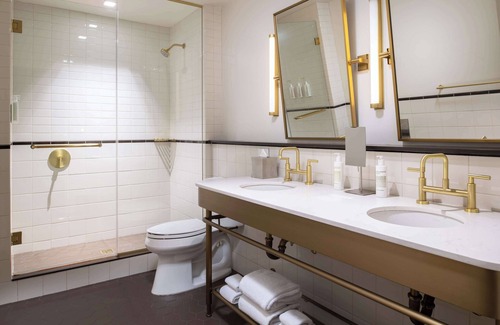 Downtown Kansas City Hotel | Relax at 21c Museum Hotel Kansas City - Rated 8.8/10