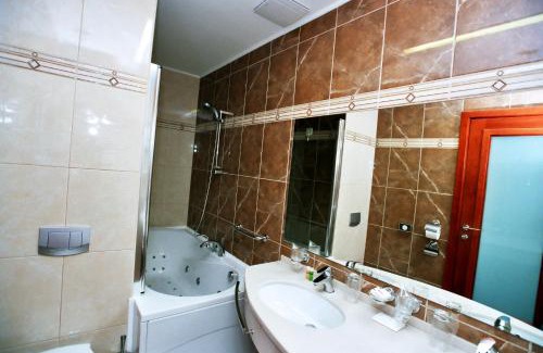 Slavonski Brod Hotel | Discover Hotel Savus: 4-Star Stay with Hot Tub & Breakfast