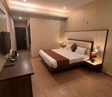 Kanpur Hotel | Discover Comfort at Hotel SB Castle with Family-Friendly Amenities