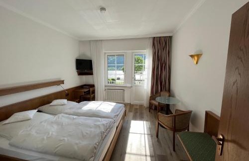 Mainz-Bingen Hotel | Comfortable Hotel Schön: Family-Friendly with Breakfast Included