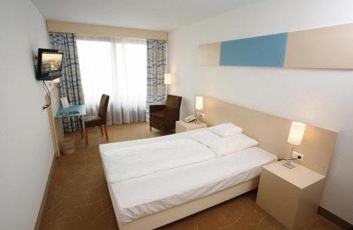 Pliezhausen Hotel | Pet-Friendly Hotel Schönbuch: 4-Star Stay with Breakfast
