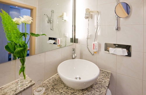 Bruchsal Hotel | Elegant Hotel Scheffelhöhe: 4-Star Comfort and Spa Retreat