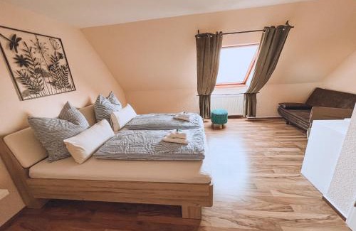 Schwarzach am Main Hotel | Cozy Hotel Schwarzach am Main: Pet-Friendly & Family Ready
