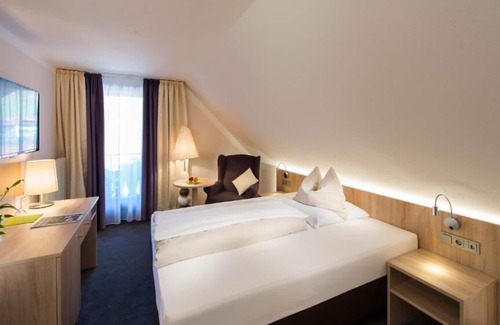 Enzklosterle Hotel | Discover Hotel Schwarzwaldhof: Family-Friendly Getaway