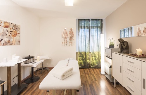 Sils-Maria Hotel | Experience Arenas Resort Schweizerhof: Relax by the Pool