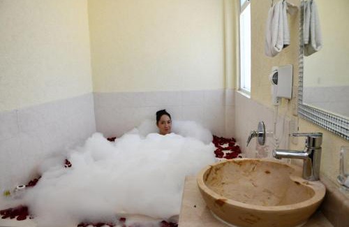 Tlaxcala Hotel | Elegant Hotel Señorial Tlaxcala with Pool & Family Amenities