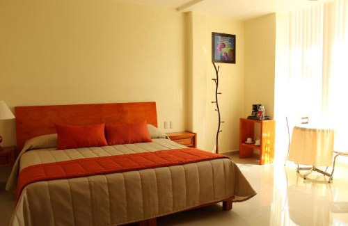 Tlaxcala Hotel | Elegant Hotel Señorial Tlaxcala with Pool & Family Amenities