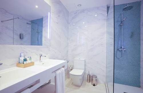 Playa de Palma Hotel | Relax at the Inviting Hotel Seasun Aniram with Pool & Spa