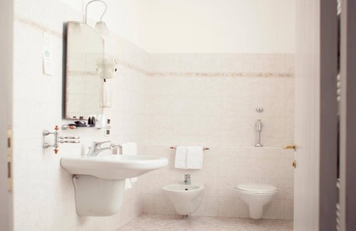 Sarnico Hotel | Relaxing Retreat at Hotel Sebino with Spa and Breakfast