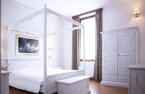 Sarnico Hotel | Relaxing Retreat at Hotel Sebino with Spa and Breakfast