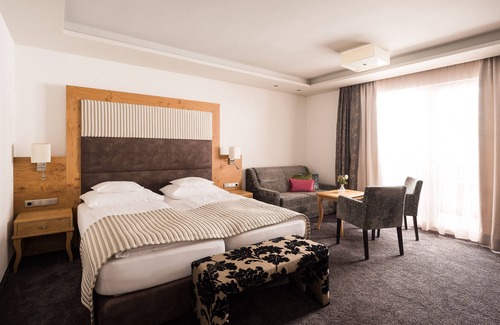 Ischgl Hotel | Discover Hotel Seespitz: 4-Star Getaway with Spa & Dining
