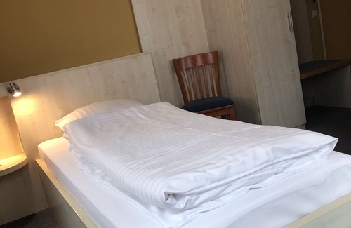 Gladbach Hotel | Ideal Family Getaway at Hotel Select with Complimentary Breakfast