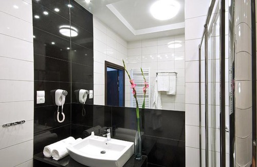 Zbaszyn Hotel | Cozy Hotel Senator: Oceanfront Retreat with Top Amenities