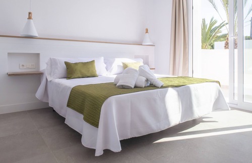 Agua Amarga Hotel | Discover Hotel Senderos: Family-Friendly with Pool & Spa