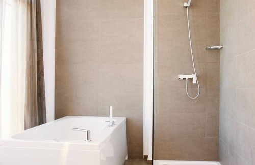 Les Alqueries Hotel | Discover Hotel Sercotel Plana Parc: Spa & Family-Friendly