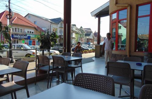 Nyzhnje Selyshche Hotel | Budget-Friendly Stay at Hotel Serpanok with Breakfast Included