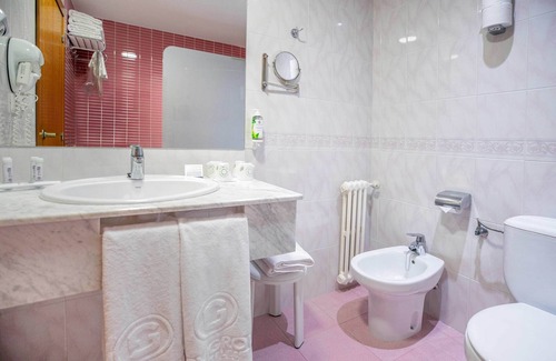 Orihuela Costa Hotel | Relax at Hotel Servigroup La Zenia with Spa & Pool Access