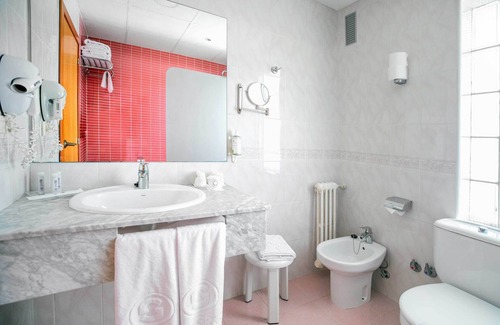 Orihuela Costa Hotel | Relax at Hotel Servigroup La Zenia with Spa & Pool Access