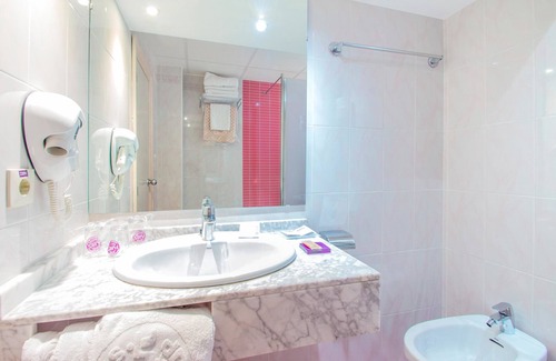 Cala Hotel | Relaxing Stay at Hotel Servigroup Torre Dorada with Spa & Pool