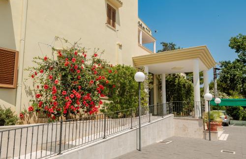 Mandrione Hotel | Family-Friendly Hotel Sfinalicchio with Private Beach Access