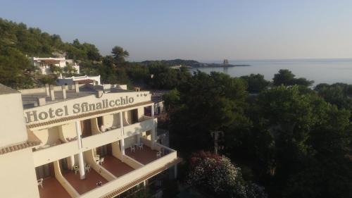 Mandrione Hotel | Family-Friendly Hotel Sfinalicchio with Private Beach Access