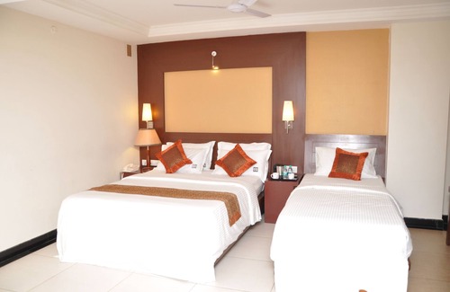 Tiruchirappalli Hotel | Guest Rated 10/10: Hotel Shaans with Spa & Breakfast