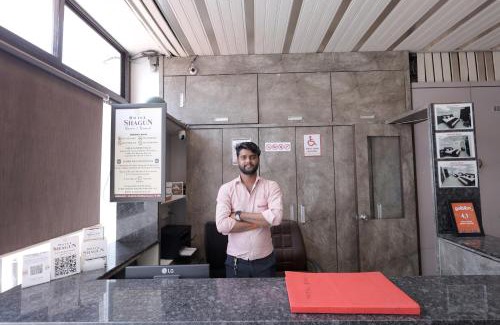 Surat Hotel | Discover Hotel Shagun: Rooms & Banquet in Surat