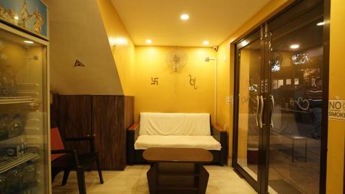 Tarapith Hotel | Budget-Friendly Hotel Shantinivas: Pet & Child Friendly Stay