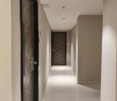 Charbagh Hotel | Guest Rated: Hotel Sharma Regency with Family-Friendly Perks
