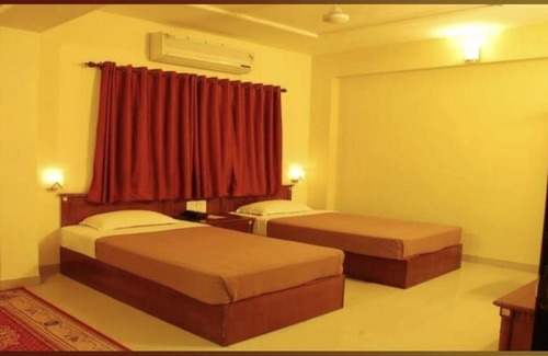 Ujjain Apartment | Pet-Friendly Retreat at Hotel Shikhar Darshan