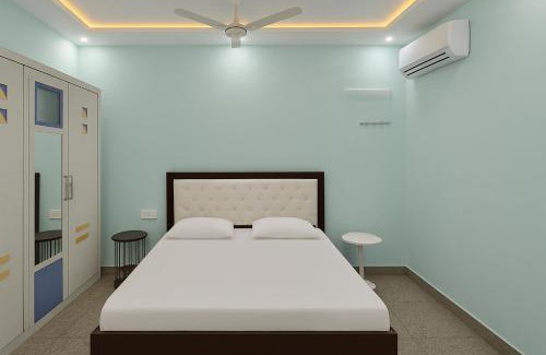 Varanasi Hotel | HOTEL SHIV # KASHI # PAYING Near Kashi Vishwanath Temple & Dashashwamedh Ghat- Fully Air conditioned Rooms - Free Wi-Fi # Parking & Room Service - Best Budget Guest House In Varanasi