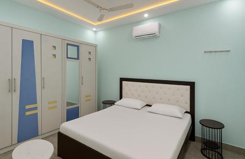 Varanasi Hotel | HOTEL SHIV # KASHI # PAYING Near Kashi Vishwanath Temple & Dashashwamedh Ghat- Fully Air conditioned Rooms - Free Wi-Fi # Parking & Room Service - Best Budget Guest House In Varanasi