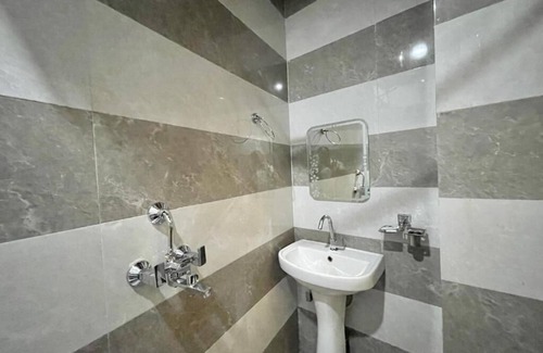 Varanasi Hotel | Hotel Shivee - Varanasi