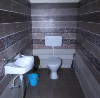 Dunda Hotel | Cozy Hotel Shivkripa with Family-Friendly Dining Options