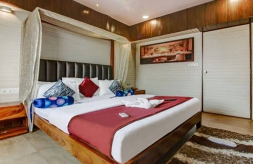 Vapi Hotel | Budget-Friendly Hotel Shree Daan with Spa & Breakfast