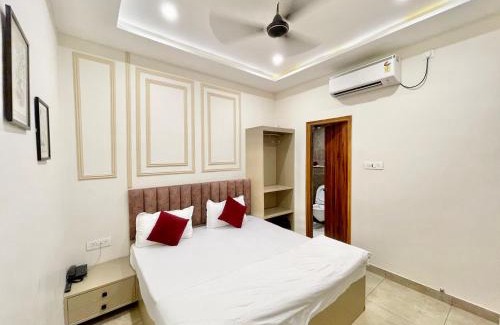 Varanasi Hotel | Discover Hotel Shree Madhava: Prime Location Near Ganga
